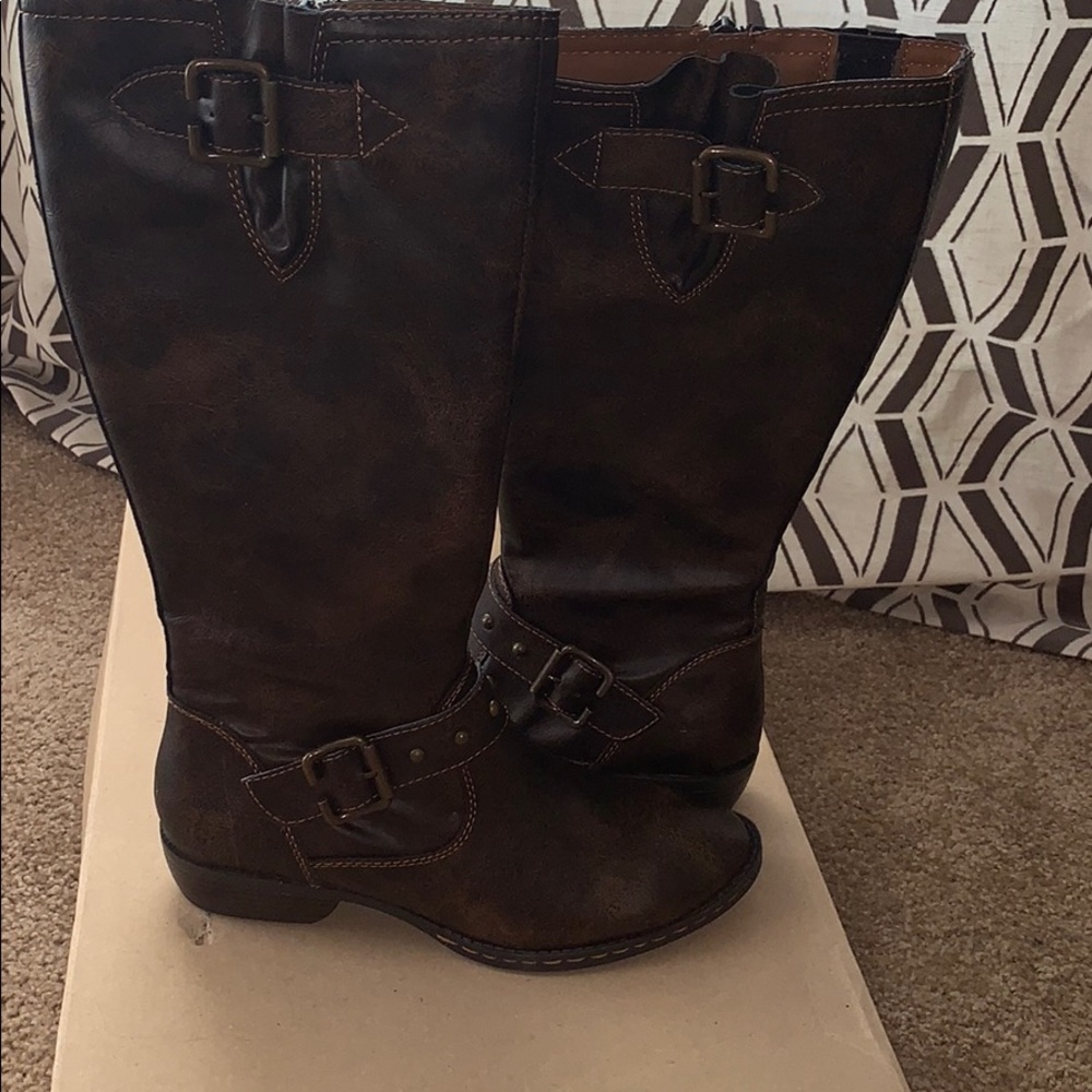 NWT Bolo by Born boots